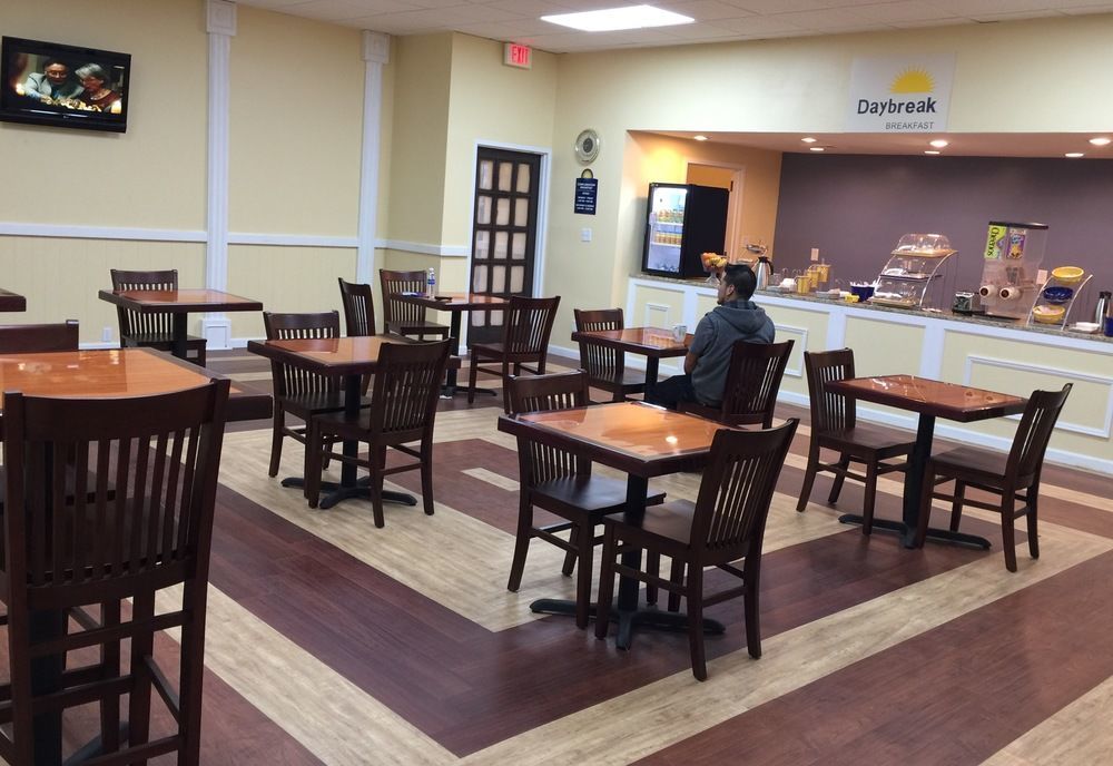 Days Inn By Wyndham Madison Esterno foto