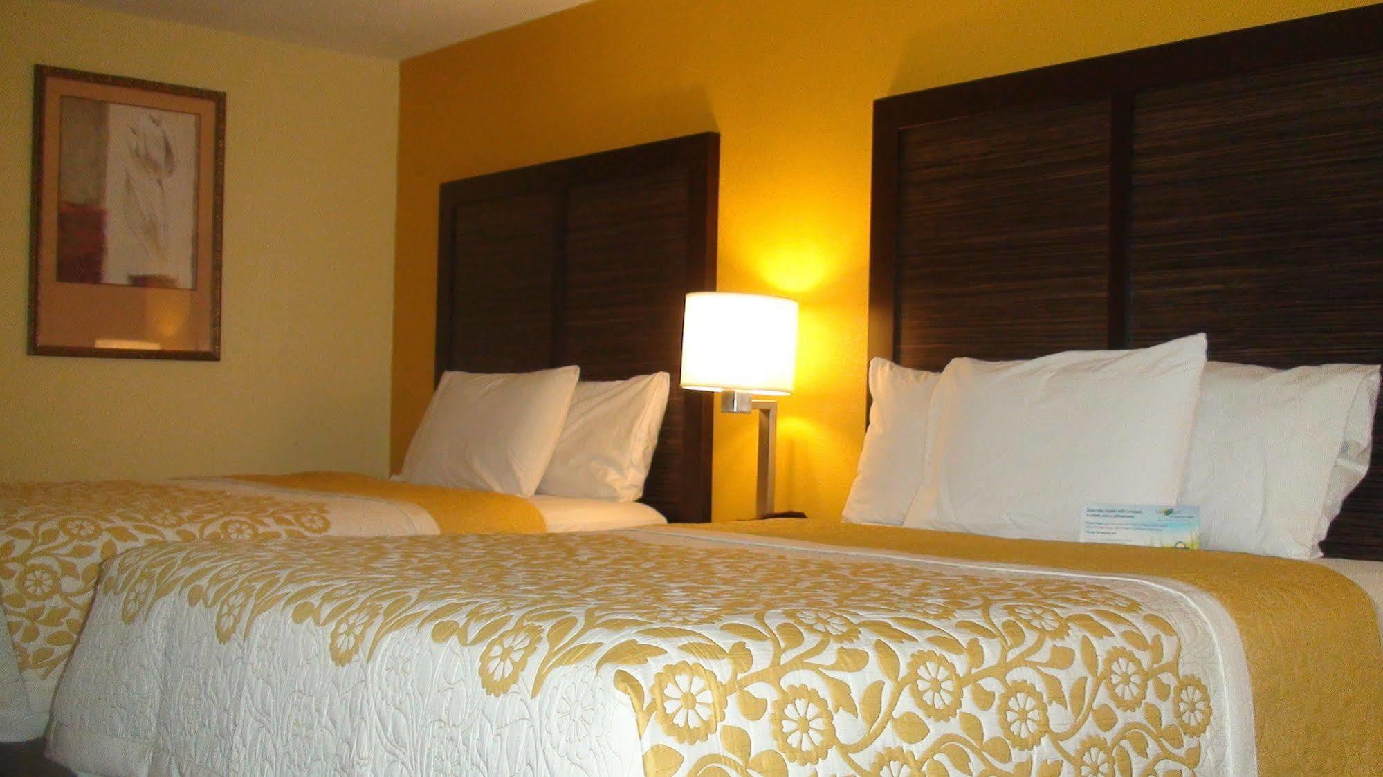 Days Inn By Wyndham Madison Esterno foto